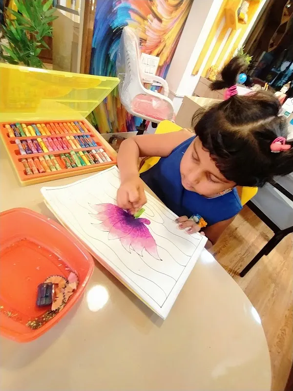 7 SHADES ART STUDIO