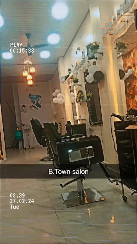 B-town Unisex Salon