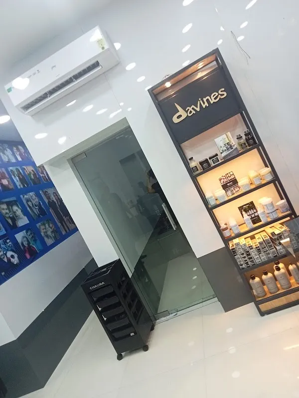 ISLAK SUDHIR CREATIVE SALON