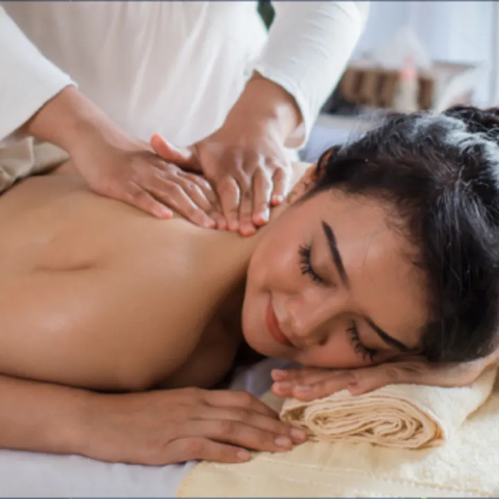 Star Luxury Spa In Oshiwara