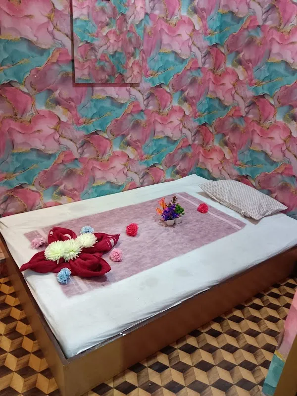 Star Luxury Spa In Oshiwara