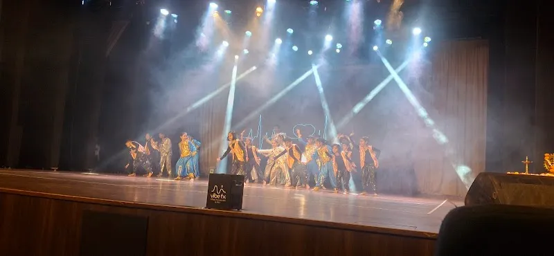 YR DANCE ACADEMY