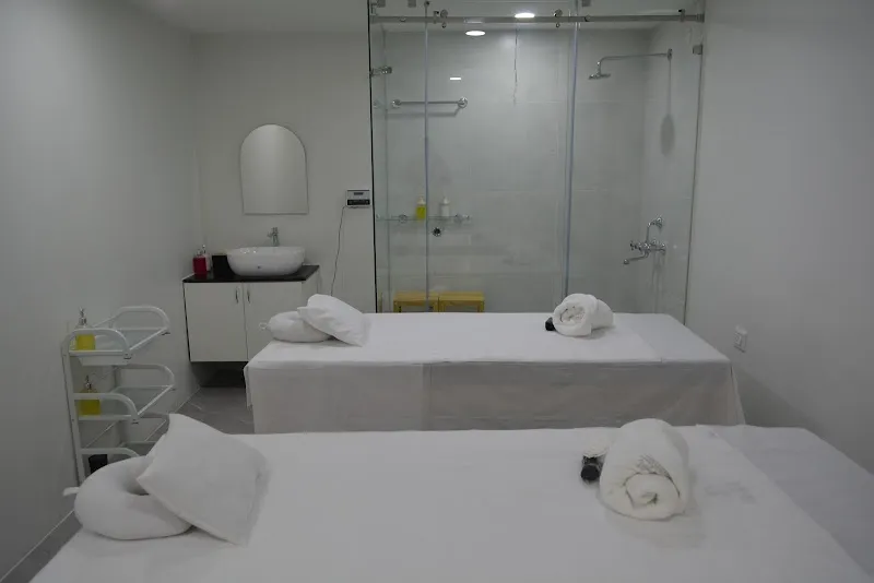 Moonlight Salon and wellness