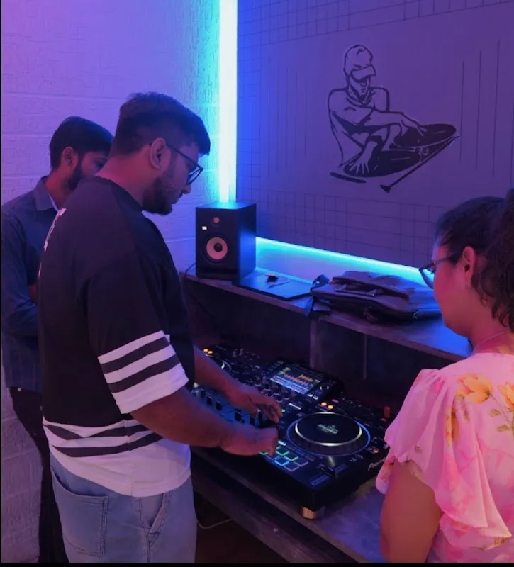 8bit Audio - DJ & Music production & Recording Studio