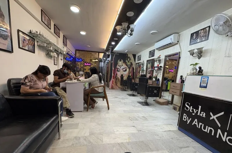 Styla X tha Unisex Salon by Arun nail artist - best salon in kalkaji