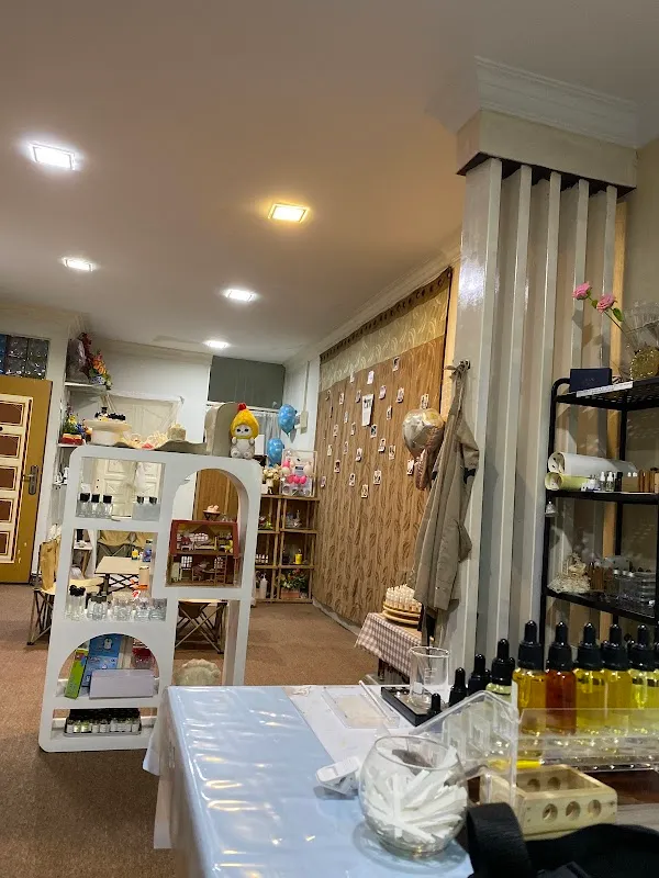 Melting Artistry Batam • Candle, Perfume, Soap and Resin Crafting Studio
