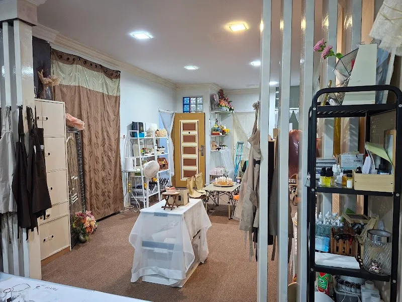 Melting Artistry Batam • Candle, Perfume, Soap and Resin Crafting Studio