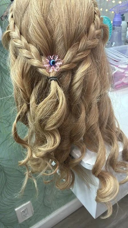Lovely ladies Beauty Salon