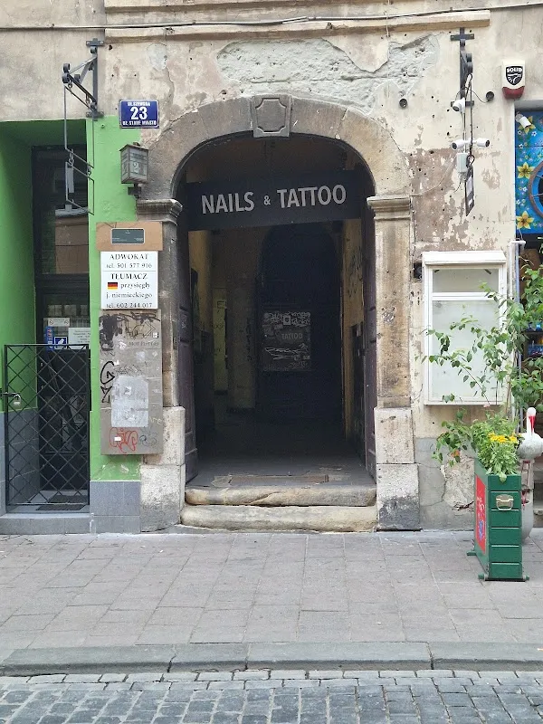 Pigeon Tattoo & Piercing Krakow