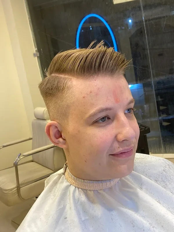 CLNZ Unisex Salon - Mahipalpur
