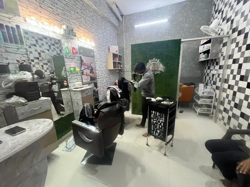 Sis Makeover and Beauty Salon