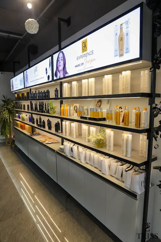Triss Salon Agra