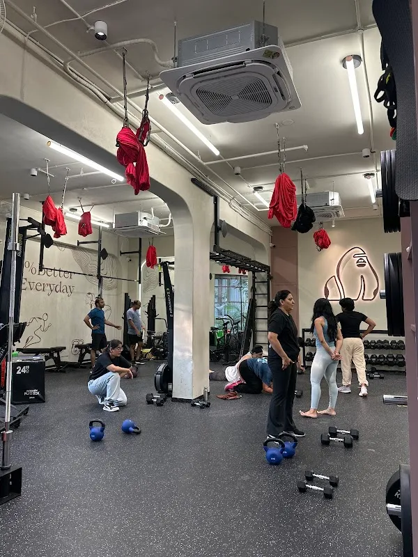 Movara : A Fitness Studio