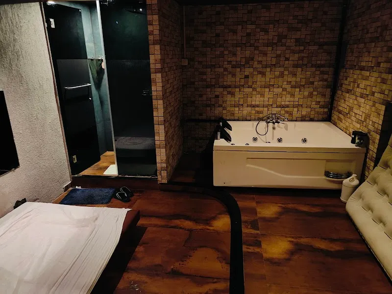 Royal Oak Spa - No 1 Spa In Sanpada, Navi Mumbai