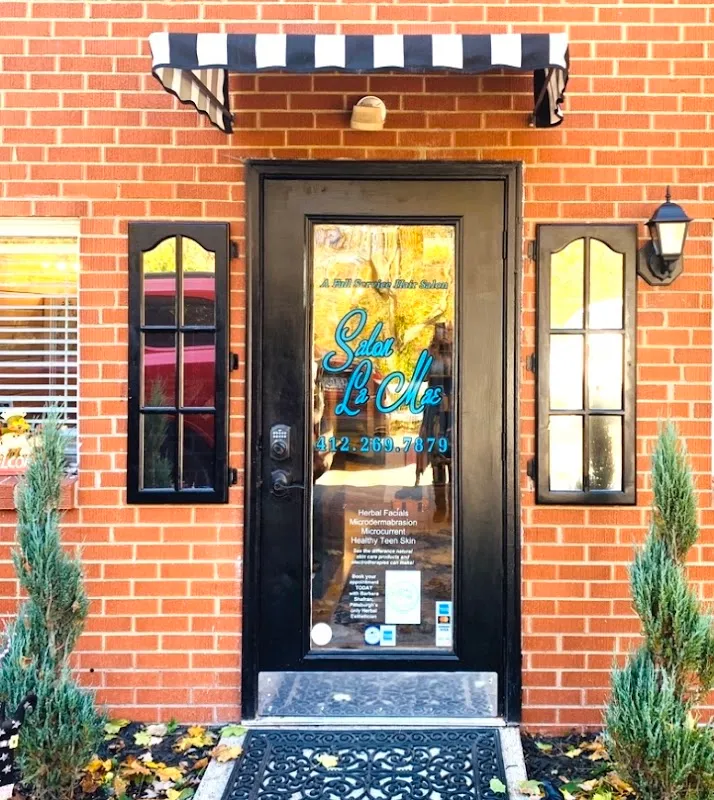 Salon La Mae