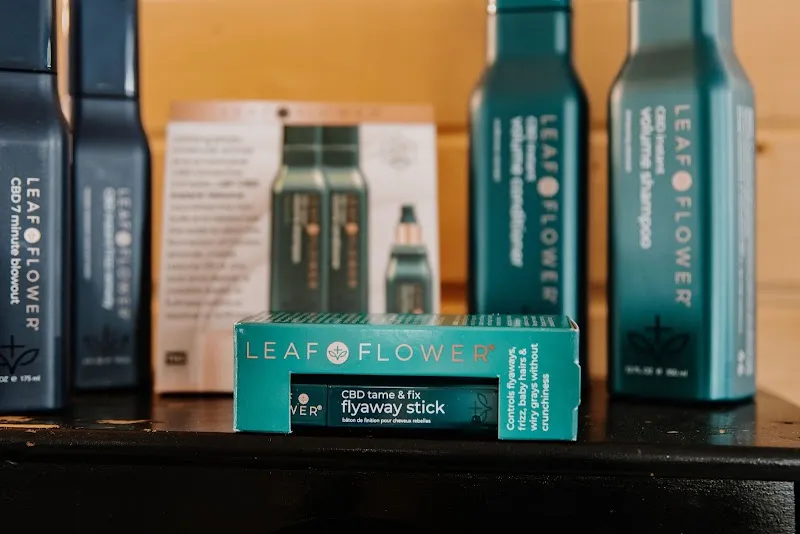 Salon La Mae
