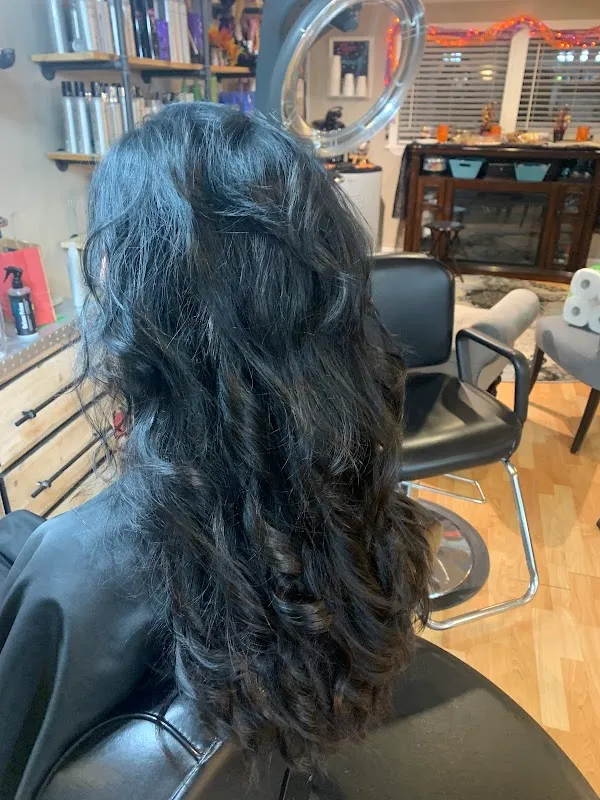 Salon La Mae