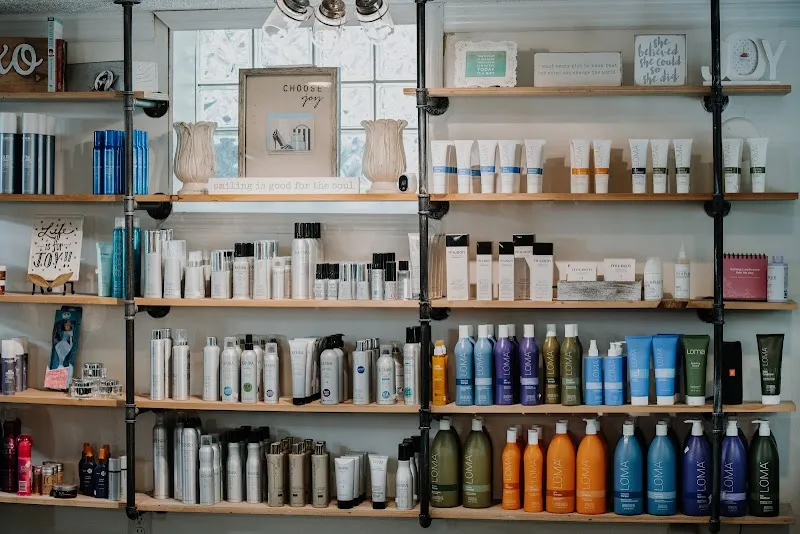 Salon La Mae