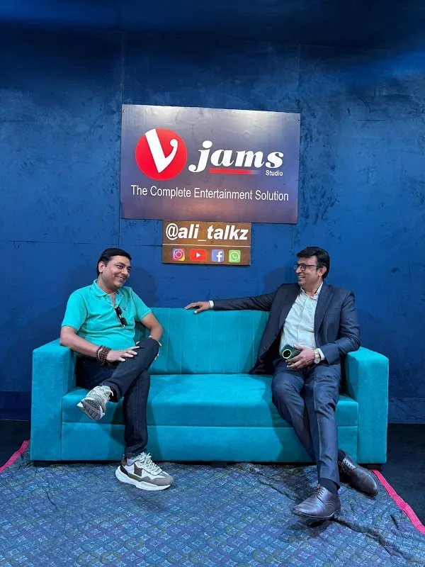 V JAMS STUDIO