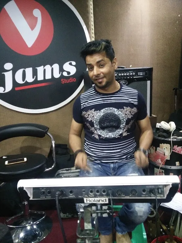 V JAMS STUDIO
