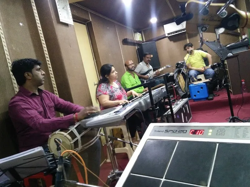 V JAMS STUDIO