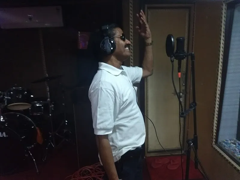 V JAMS STUDIO