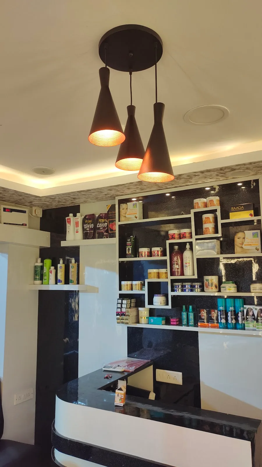 Glamour salon for men