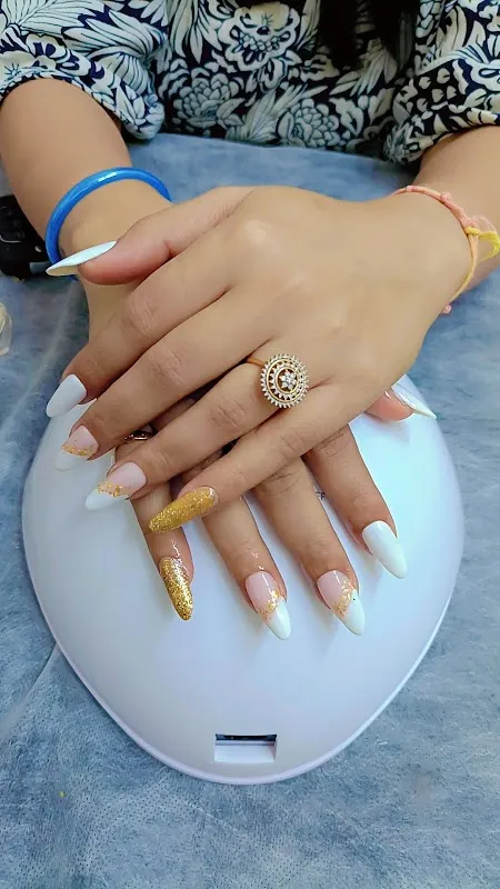 Blossom Unisex Salon