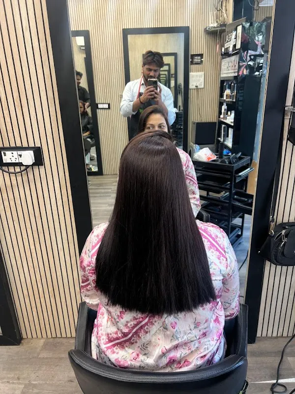 Apple Unisex Salon (Hair Cutting Carter Road)
