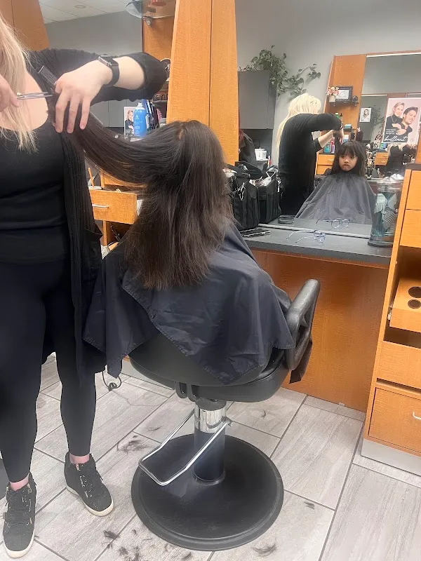 Fantastic Sams Cut & Color