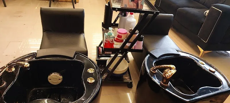 Glow Studio | HAIR . NAIL . BEAUTY . EYELASHES . HAIR EXTENSIONS