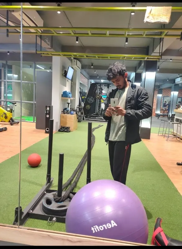 R Fitness - Gym and Fitness Center