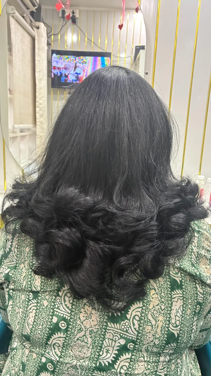 KYRA BEAUTY SALON