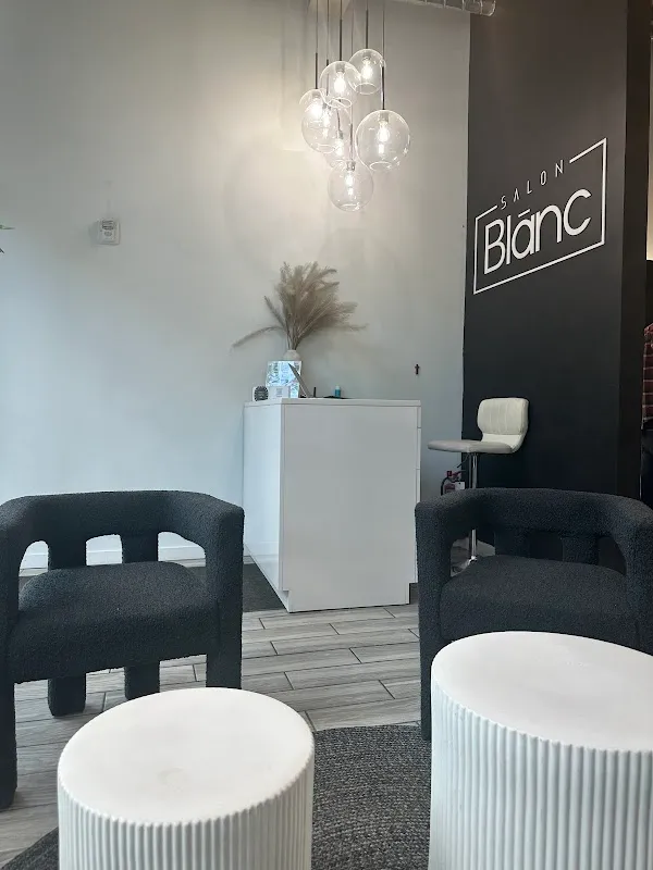 Salon Blānc
