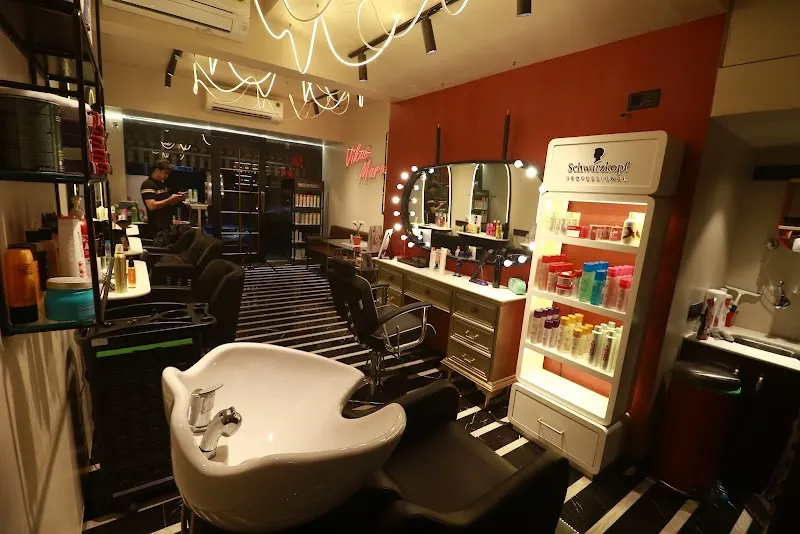 Vikas Marwah Oshiwara salon ( Hair & Beauty Salon )