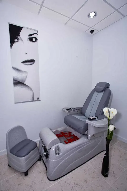 Moda Hair Design and Spa