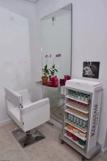 Moda Hair Design and Spa