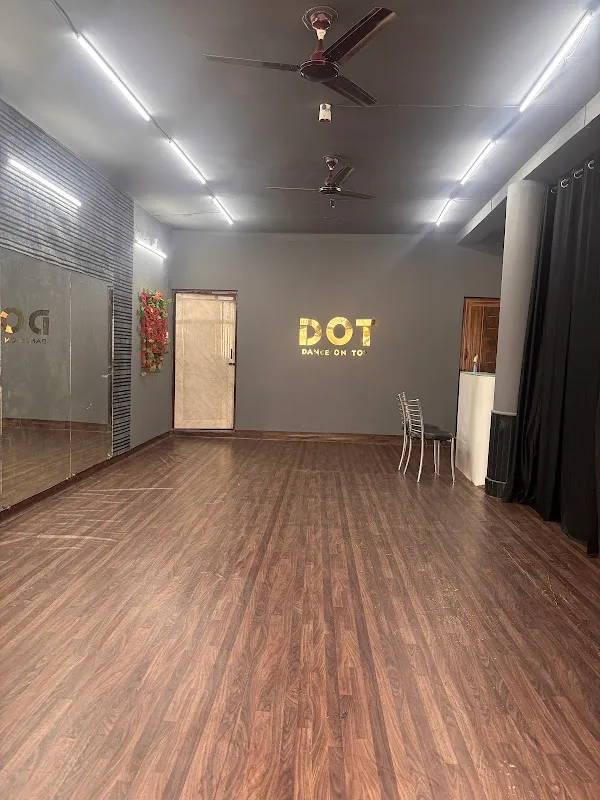 DOT DANCE STUDIO