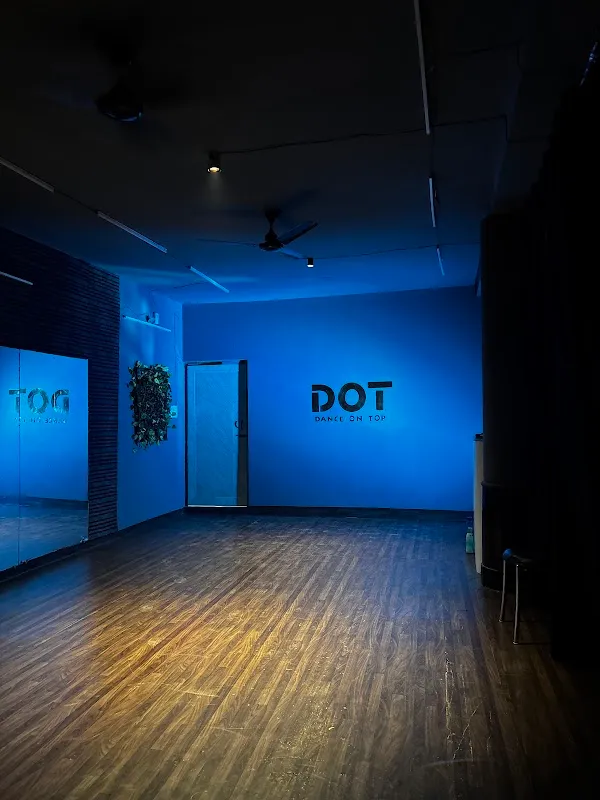 DOT DANCE STUDIO