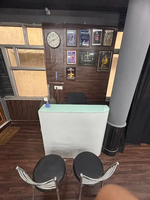 DOT DANCE STUDIO