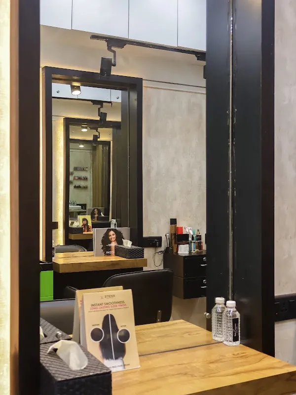 THE HAIR COMMUNE SALON