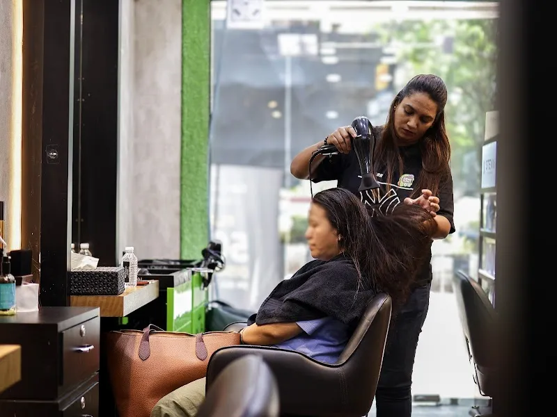 THE HAIR COMMUNE SALON