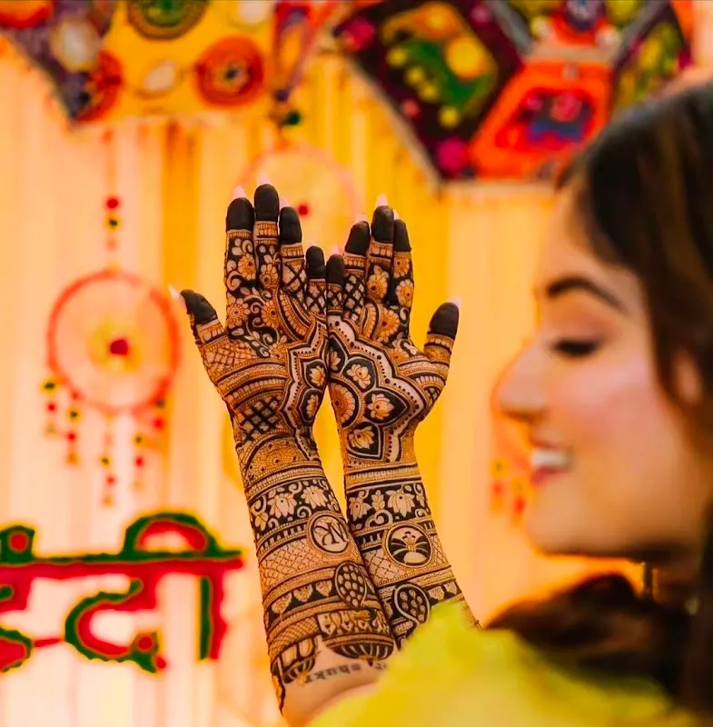 Bhubaneswar Mehandi artist