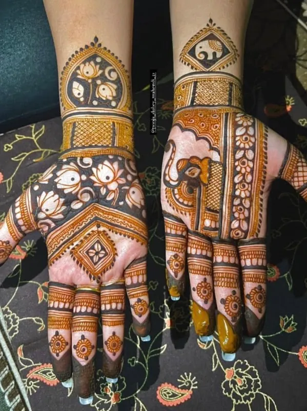 Bhubaneswar Mehandi artist