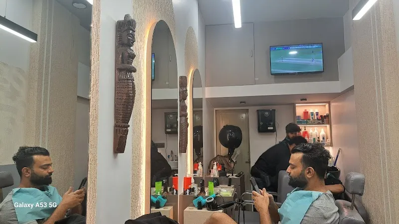 Akash Hair and makup studio