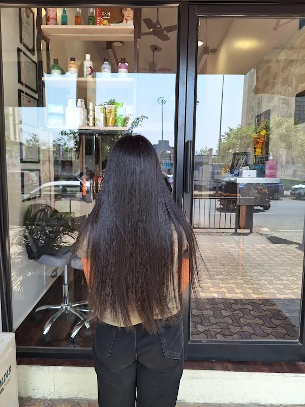 Akash Hair and makup studio