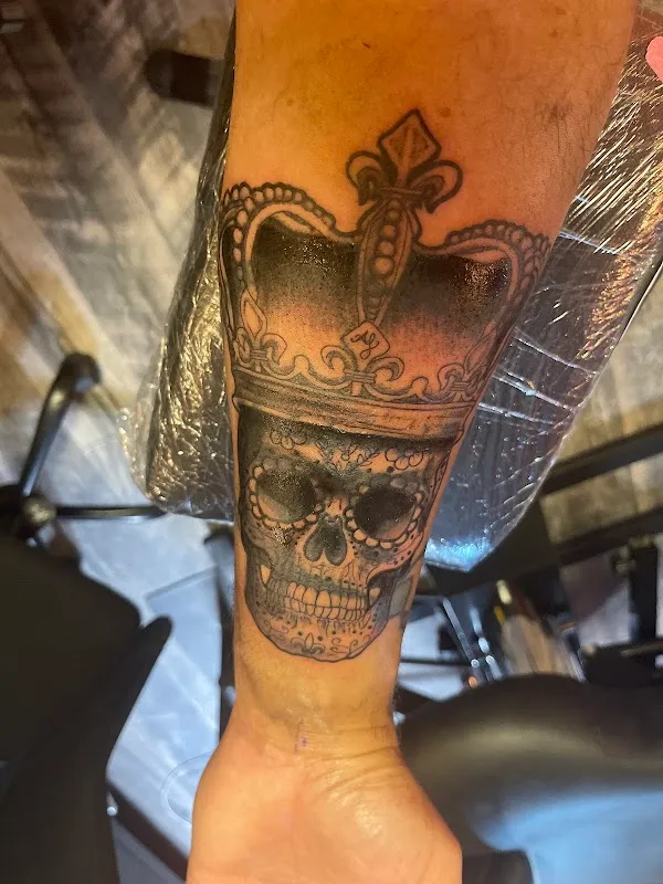 Redink Tattoo Studio