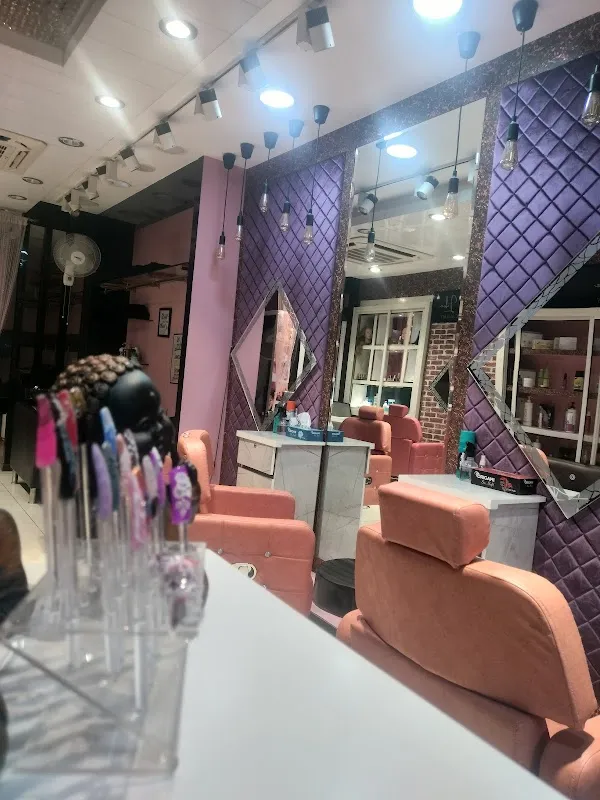 The looks like unisex salon & academy