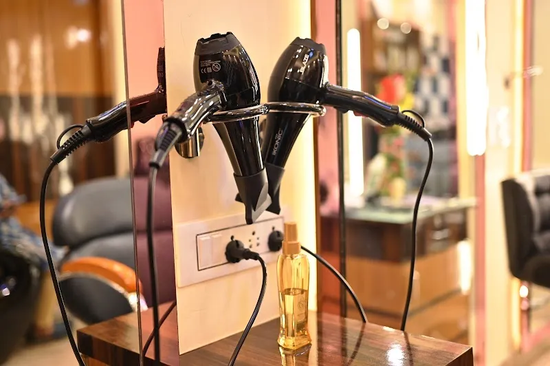 Magic Lantern Ladies Salon And Makeover Studio
