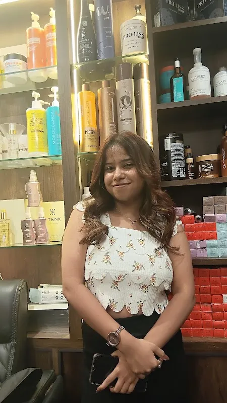Magic Lantern Ladies Salon And Makeover Studio